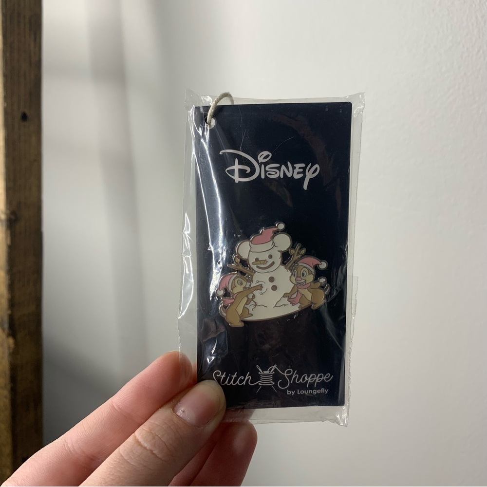 Stitch Shoppe Mickey Mouse Winter Snowman Bag Pin